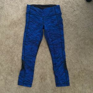 Lululemon crop tight size 4 blue barely worn